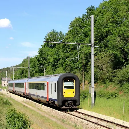 Cozy In Lesterny Near 別荘 *