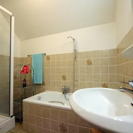 Cozy In Lesterny Near 別荘 ナソーニュ